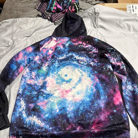 Kids lined colorful hoodie, has front pocket. Excellent condition. Size S/M - Picture 2 of 2